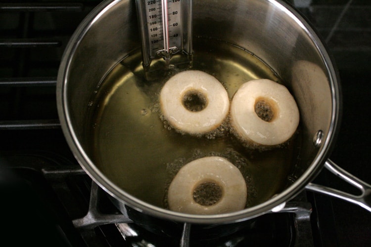 frying-doughnuts