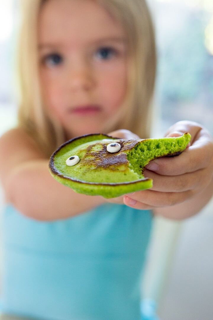 Healthy Halloween Monster Pancakes for Kids • Freutcake