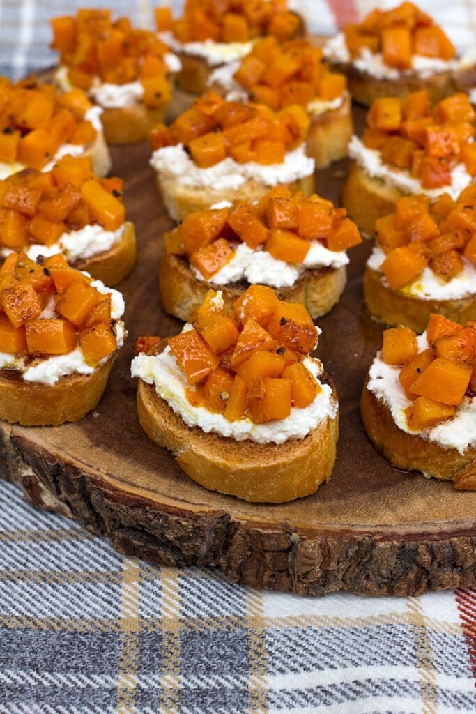 Roasted Butternut Squash & Ricotta Crostini • Freutcake