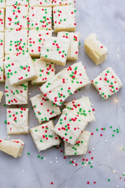 Christmas Sugar Cookie Bars with Cream Cheese Frosting • Freutcake