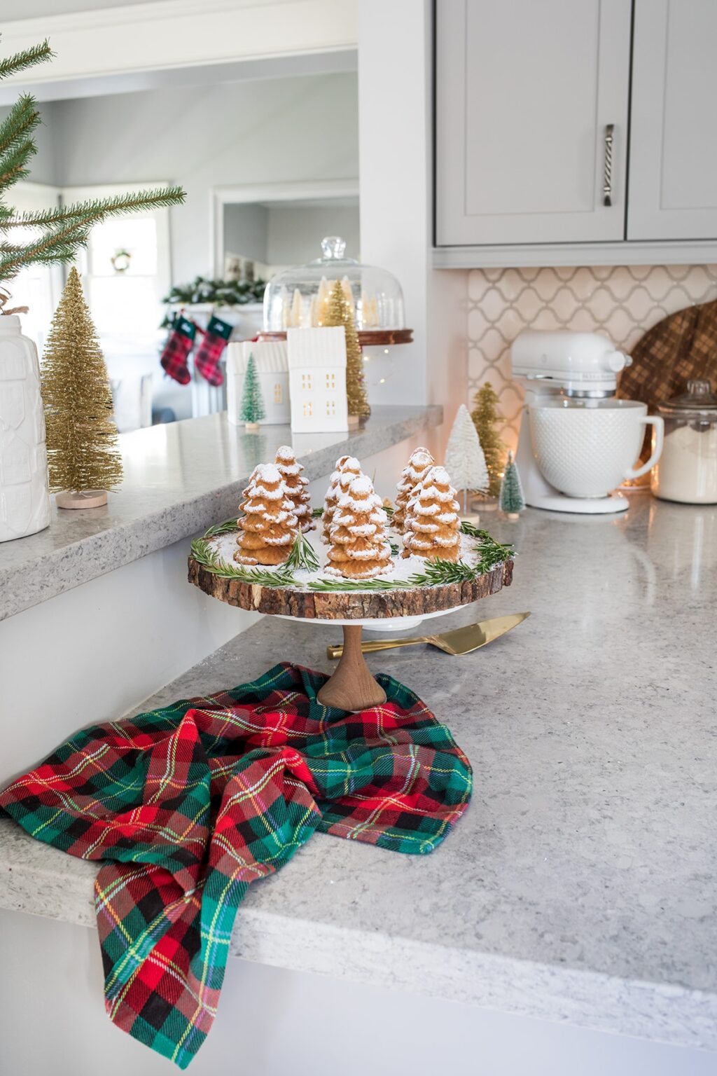 Our Pine Tree Inspired Christmas Kitchen Decor • Freutcake