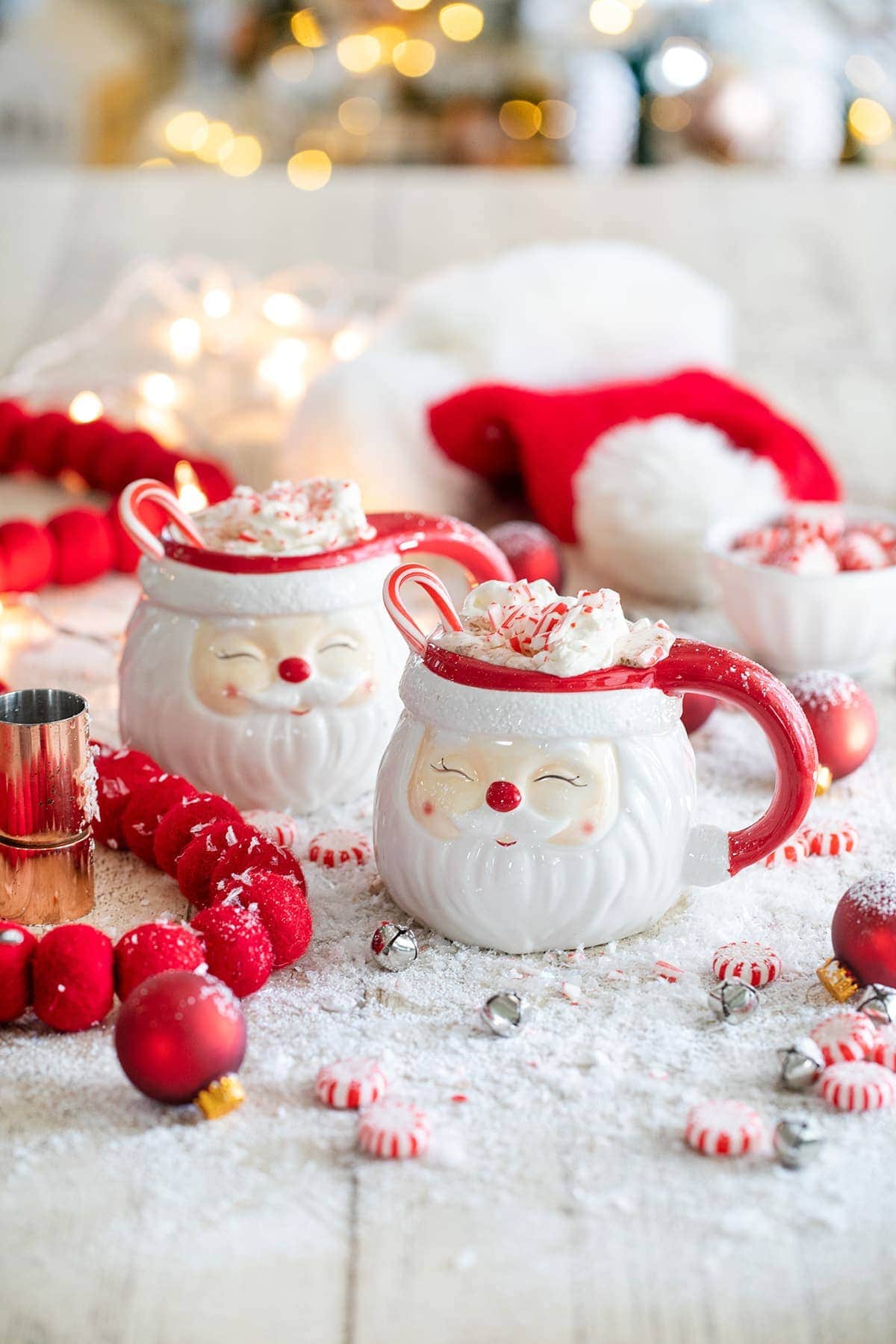 https://www.freutcake.com/wp-content/uploads/2020/12/Santas-Snuggler-Cocktail-5.jpg