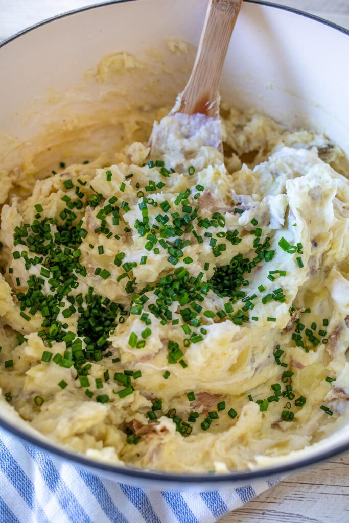 Sour Cream and Chive Mashed Red Potatoes • Freutcake